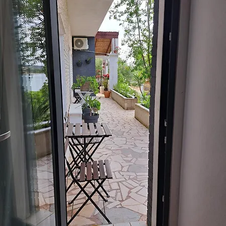 Tamara بيت ضيافة Lovište